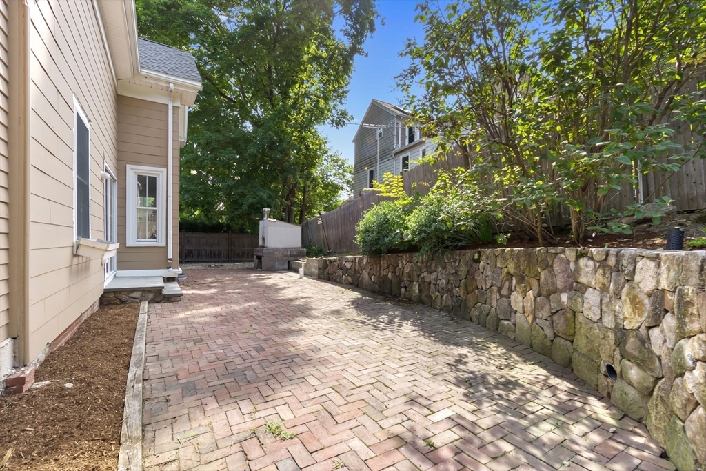 868 Main Street Reading, MA 01867 - Photo 35 of 41 Gallery Image 35