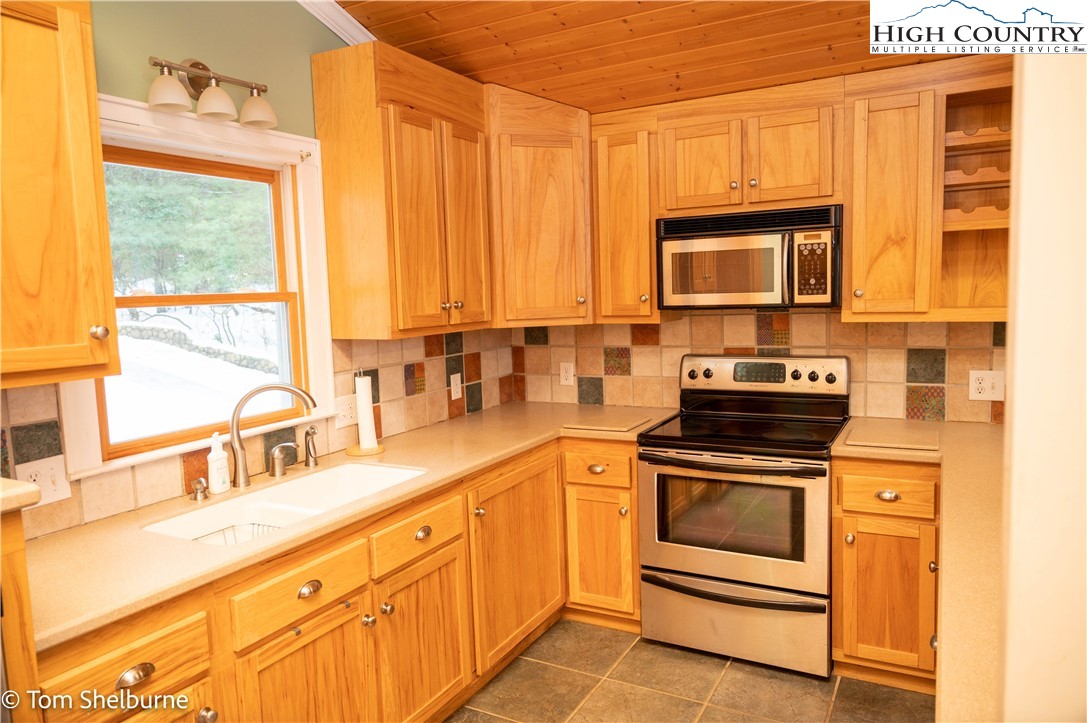 712 Country Club Road Glade Valley, NC 28627 - Photo 15 of 36 Gallery Image 15