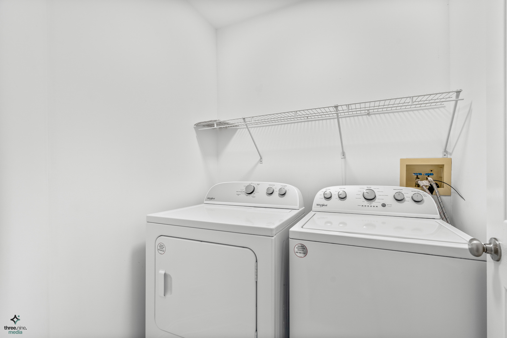 1809 Prairie Ridge Drive Plainfield, IL 60586 - Photo 25 of 32 a utility room with dryer and washer