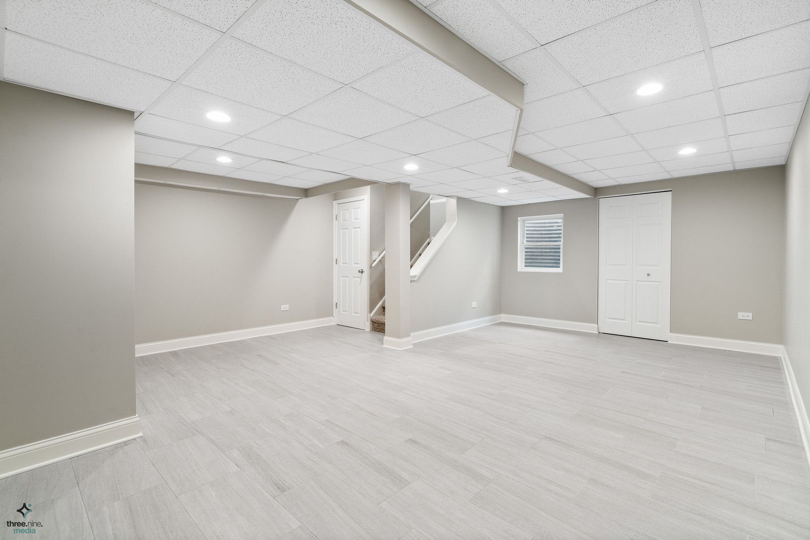 1809 Prairie Ridge Drive Plainfield, IL 60586 - Photo 6 of 32 an empty room with a empty space and windows