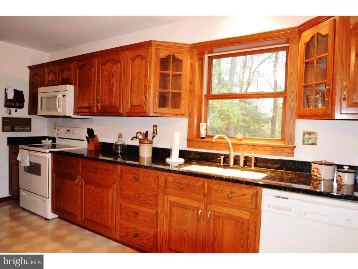 2103 Deer Path Nottingham, PA 19362 - Photo 4 of 25 Gallery Image 4