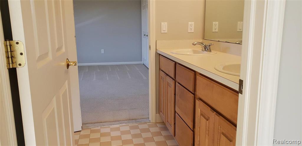 4599 Chatford Court Rochester, MI 48306 - Photo 42 of 46