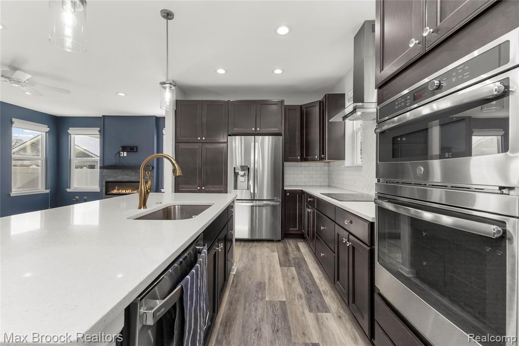 4211 Kent Road Royal Oak, MI 48073 - Photo 9 of 54