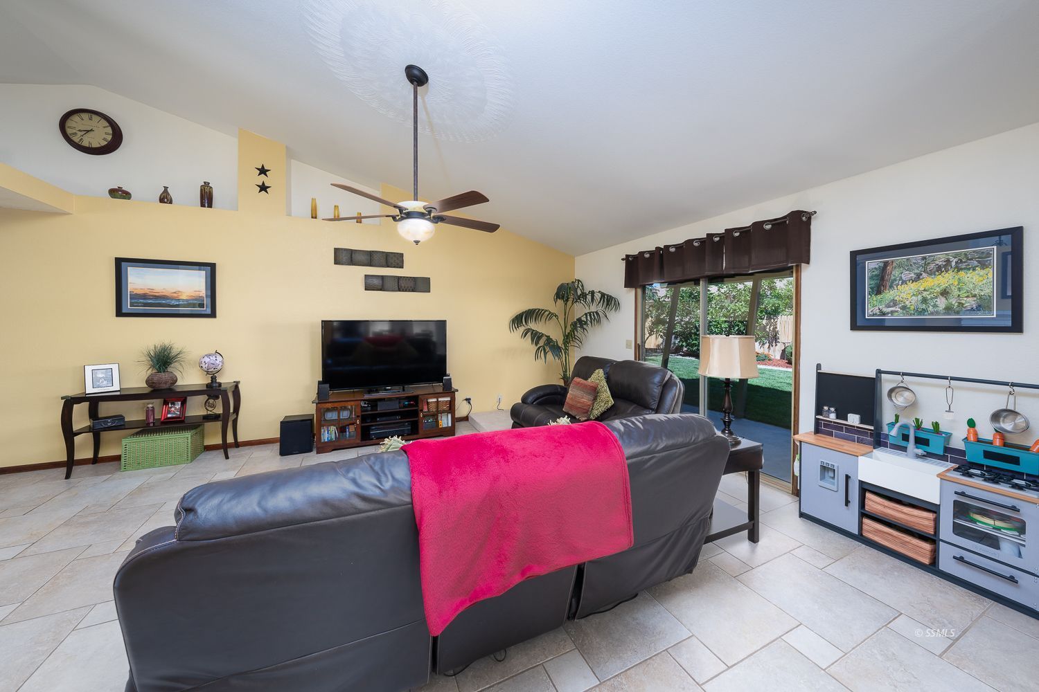 304 West Cielo Avenue Ridgecrest, CA 93555 - Photo 9 of 36 Gallery Image 9