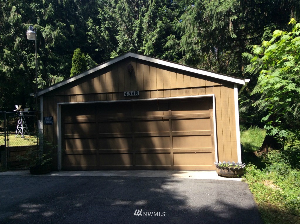 4548 Northeast Totten Road Poulsbo, WA 98370 - Photo 4 of 10 Gallery Image 4
