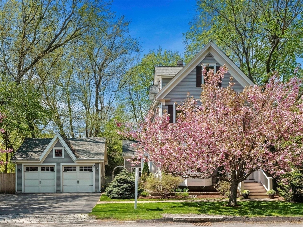 20 Maple Street Lexington, MA 02420 - Photo 4 of 37