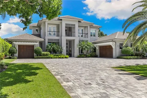 $6,195,000 | 745 Riviera Drive, Naples, FL 34103