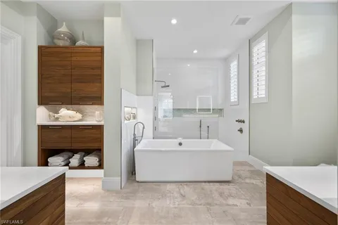 $6,195,000 | 745 Riviera Drive, Naples, FL 34103