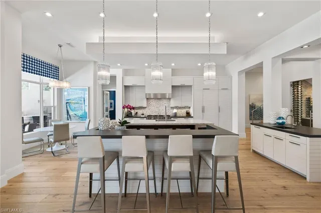 $6,195,000 | 745 Riviera Drive, Naples, FL 34103