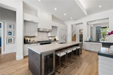 $6,195,000 | 745 Riviera Drive, Naples, FL 34103