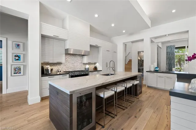 $6,195,000 | 745 Riviera Drive, Naples, FL 34103