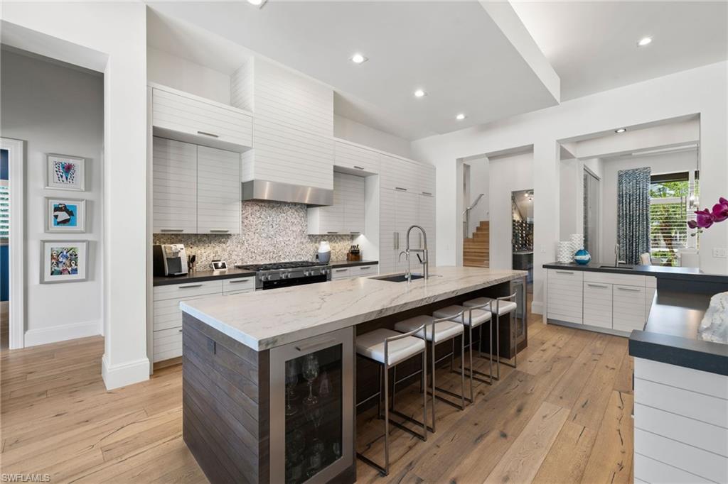 745 Riviera Drive Naples, FL 34103 - Photo 5 of 38