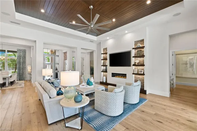 $6,195,000 | 745 Riviera Drive, Naples, FL 34103