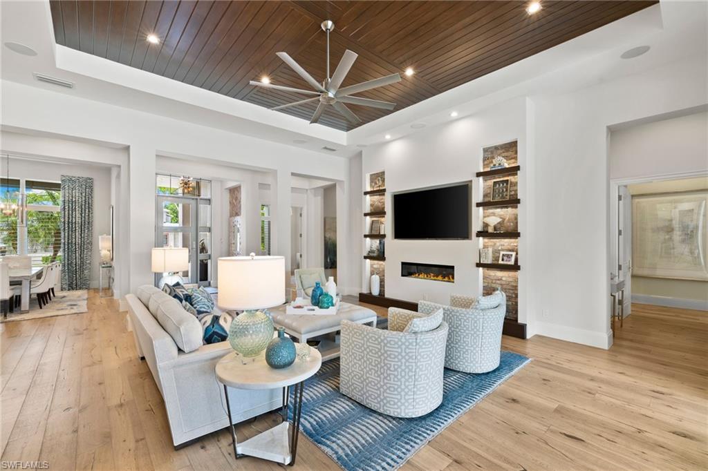 745 Riviera Drive Naples, FL 34103 - Photo 7 of 38