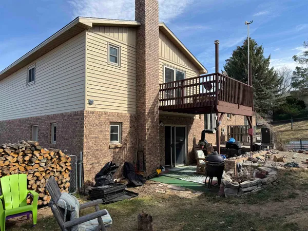 $349,000 | 132 Mountain View Drive, Thermopolis, WY 82443