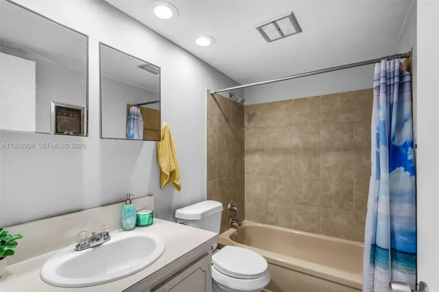 $1,800 | 300 Layne Boulevard, Unit 212, Hallandale Beach, FL 33009