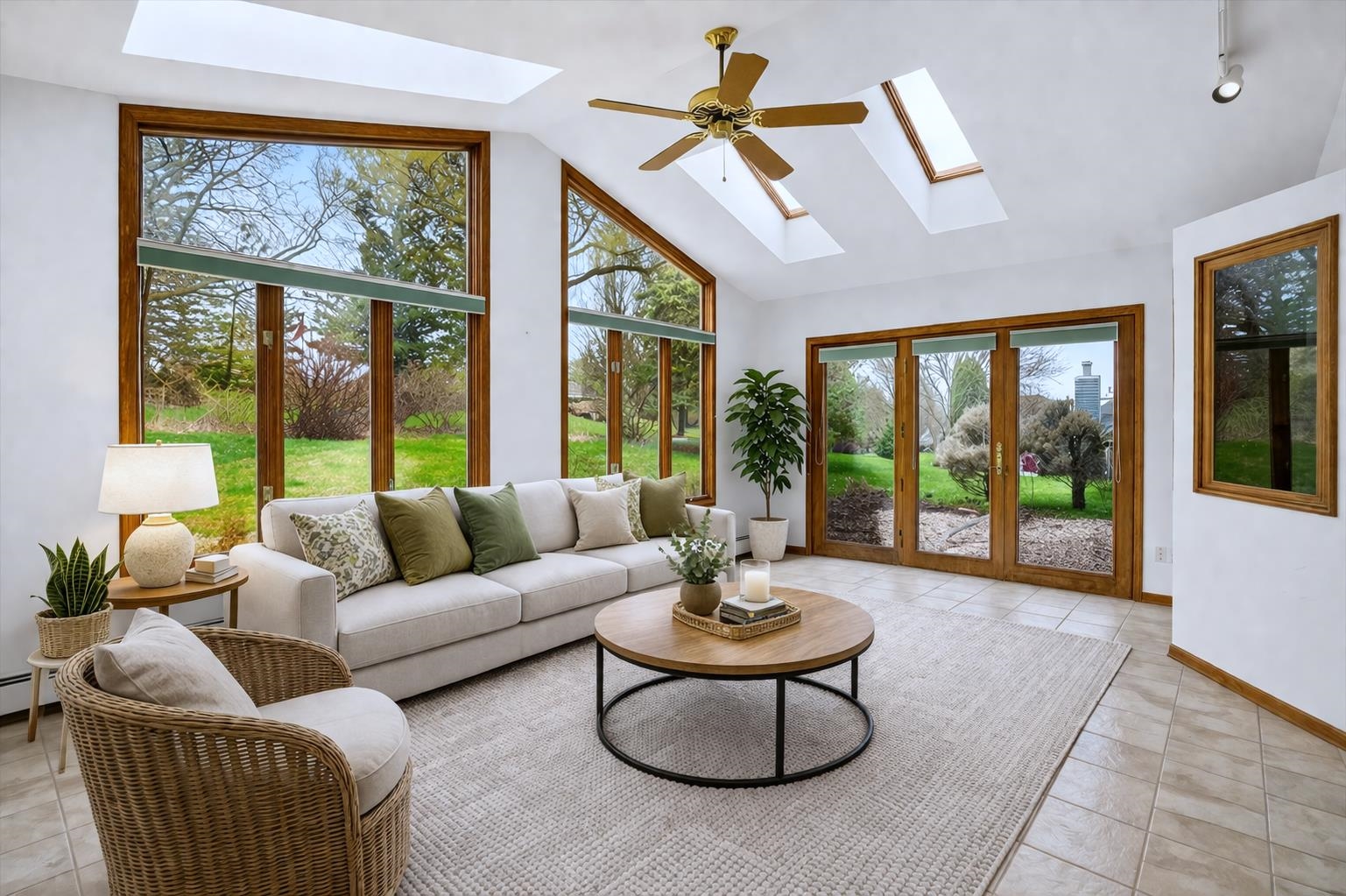 224 Deer Ridge Drive West Bend, WI 53095 - Photo 3 of 42