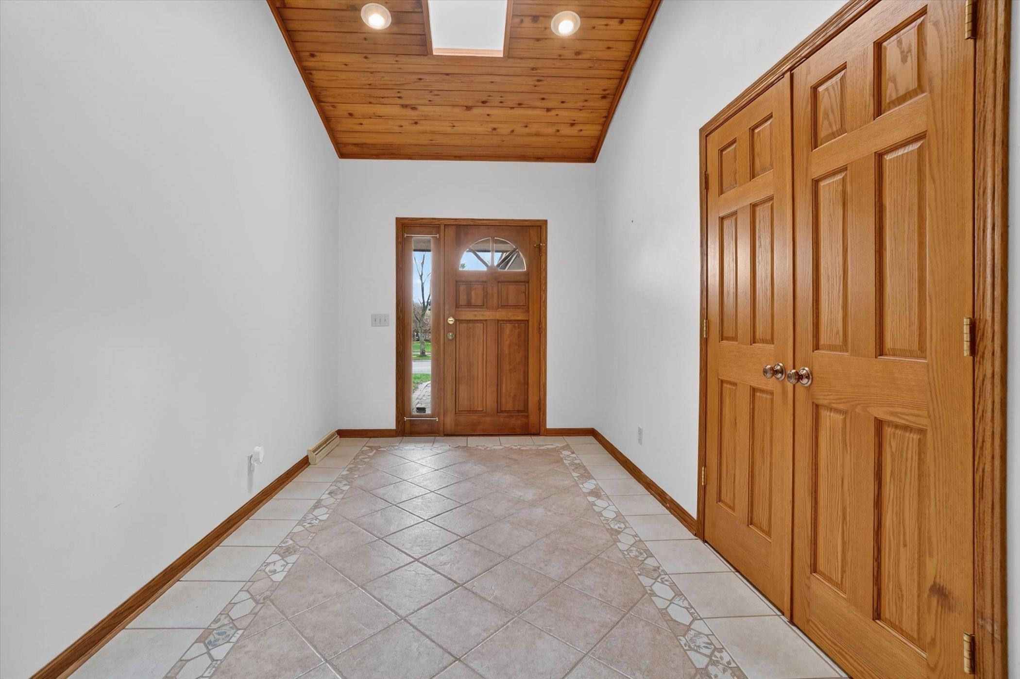 224 Deer Ridge Drive West Bend, WI 53095 - Photo 9 of 42