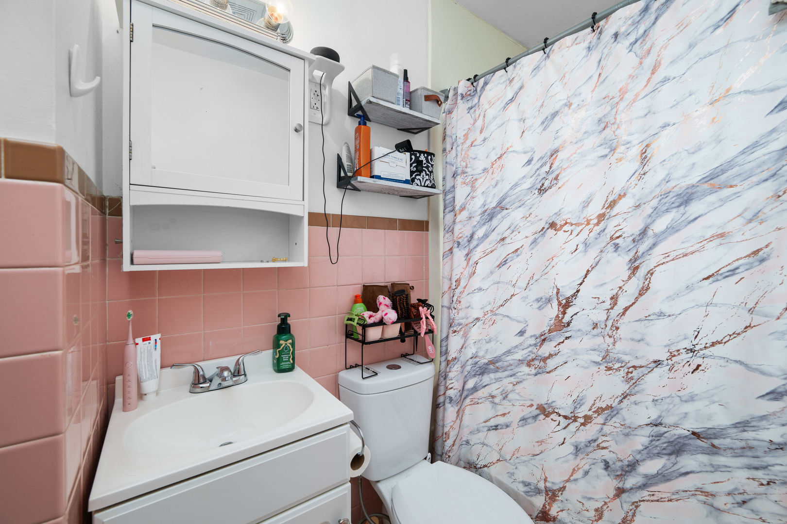 13627 138th Street West Taylor Ridge, IL 61284 - Photo 11 of 23 a bathroom with a sink and toilet