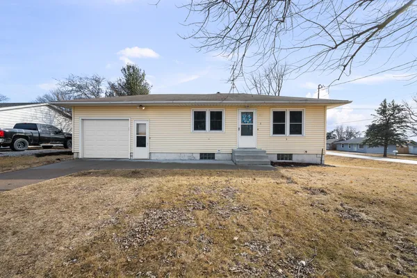 $125,000 | 13627 138th Street West, Taylor Ridge, IL 61284