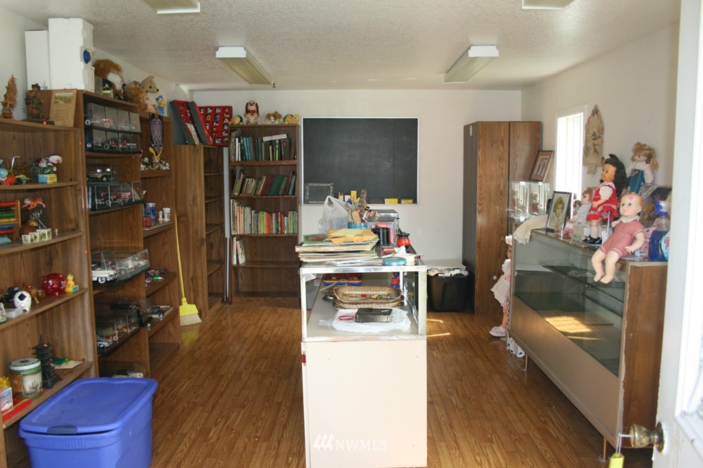 1434 Coal Creek Road Longview, WA 98632 - Photo 17 of 24 Gallery Image 17