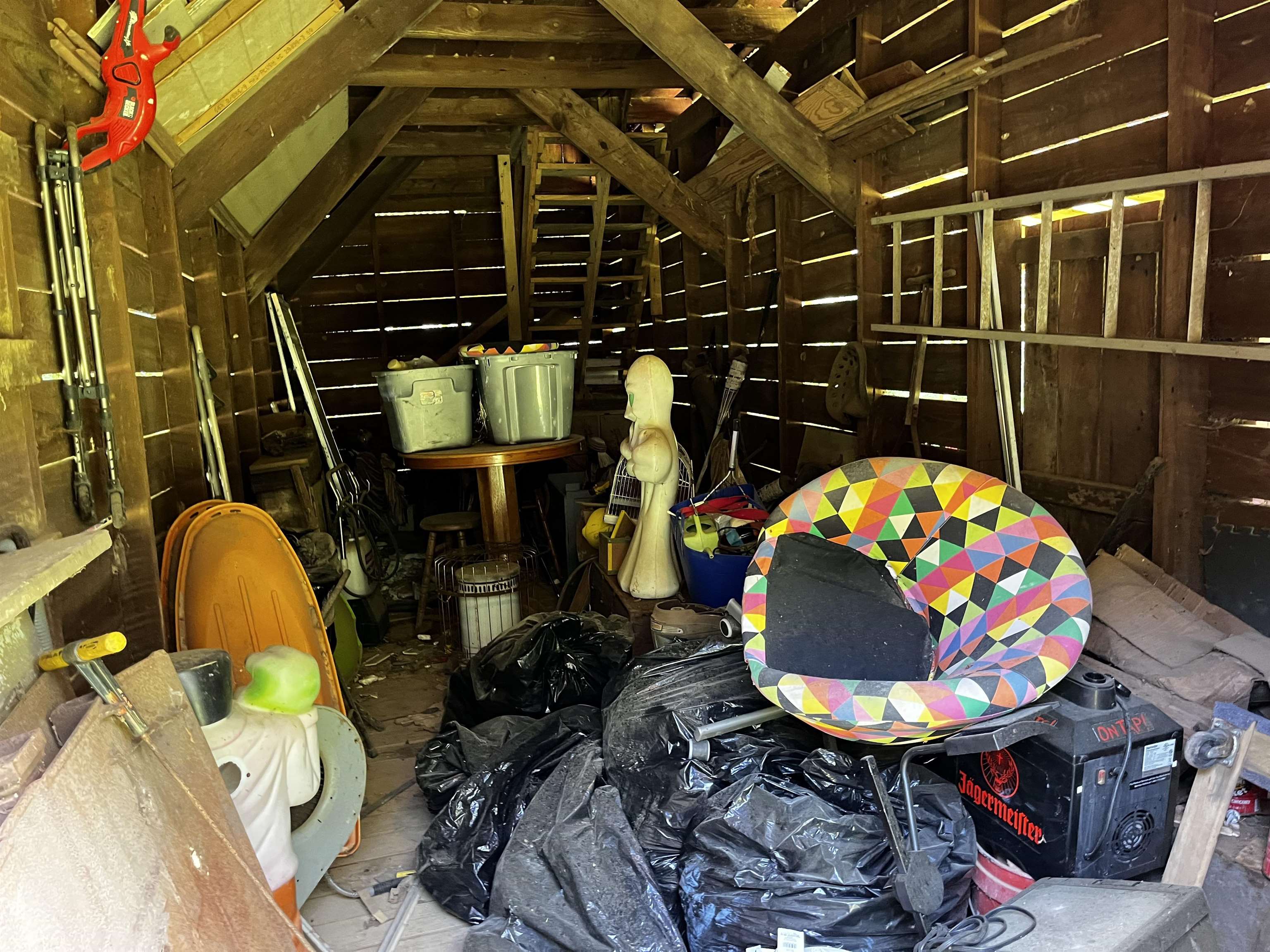 4258 Old Brownsville Road Memphis, TN 38135 - Photo 13 of 40 a room with musical instruments