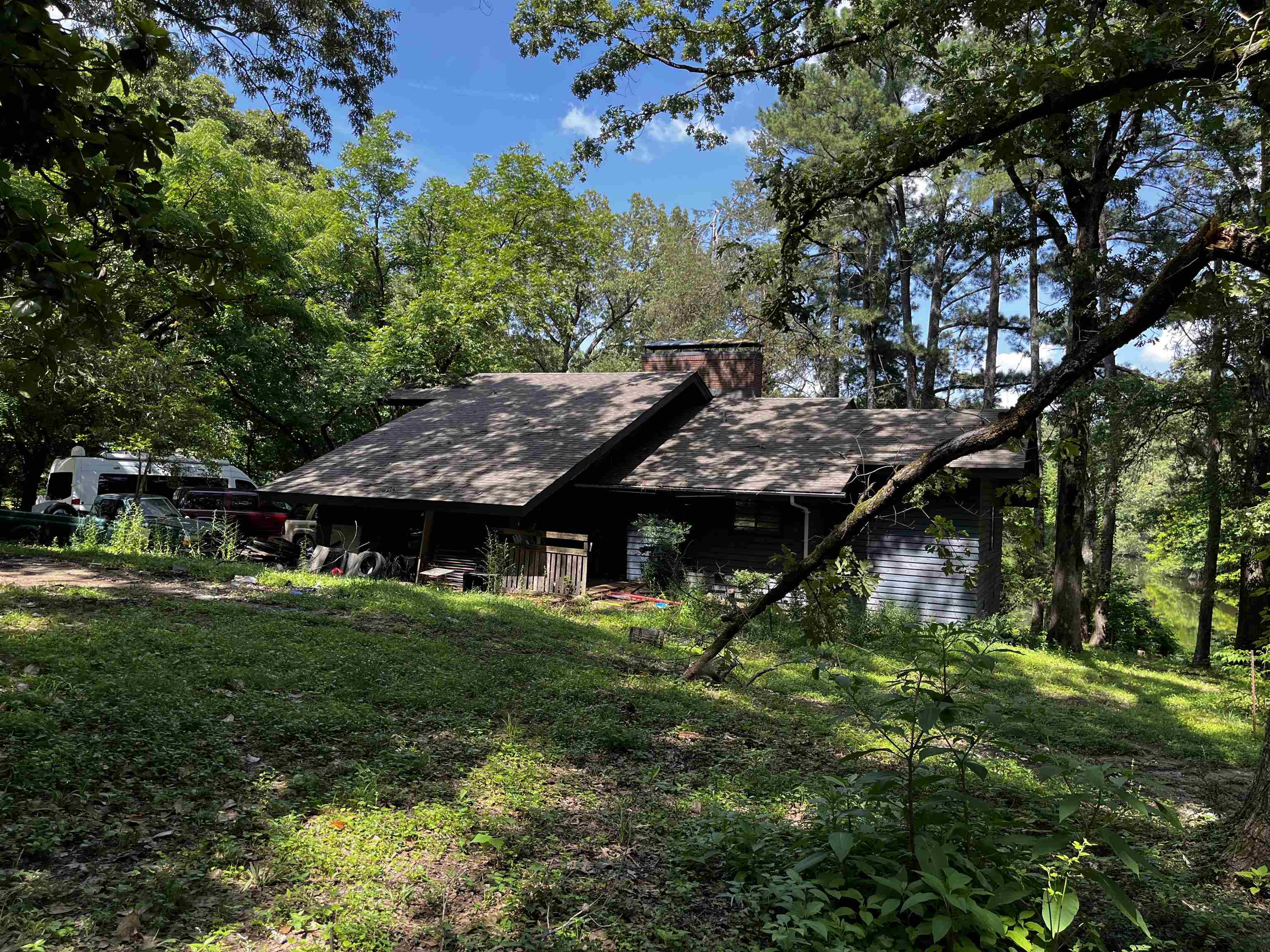 4258 Old Brownsville Road Memphis, TN 38135 - Photo 5 of 40 a view of a backyard with a garden