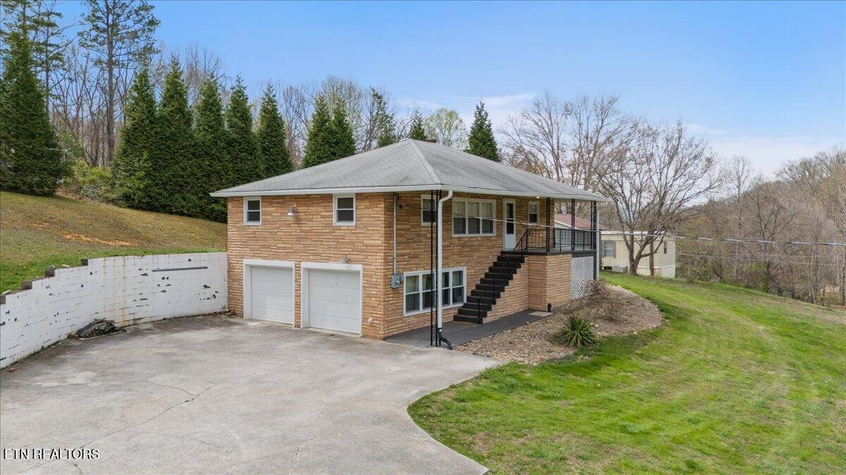 8611 Heiskell Road Powell, TN 37849 - Photo 2 of 28 Gallery Image 2