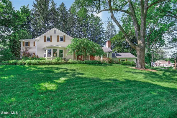 $775,000 | 1916 East Country Club Drive, Niskayuna, NY 12309