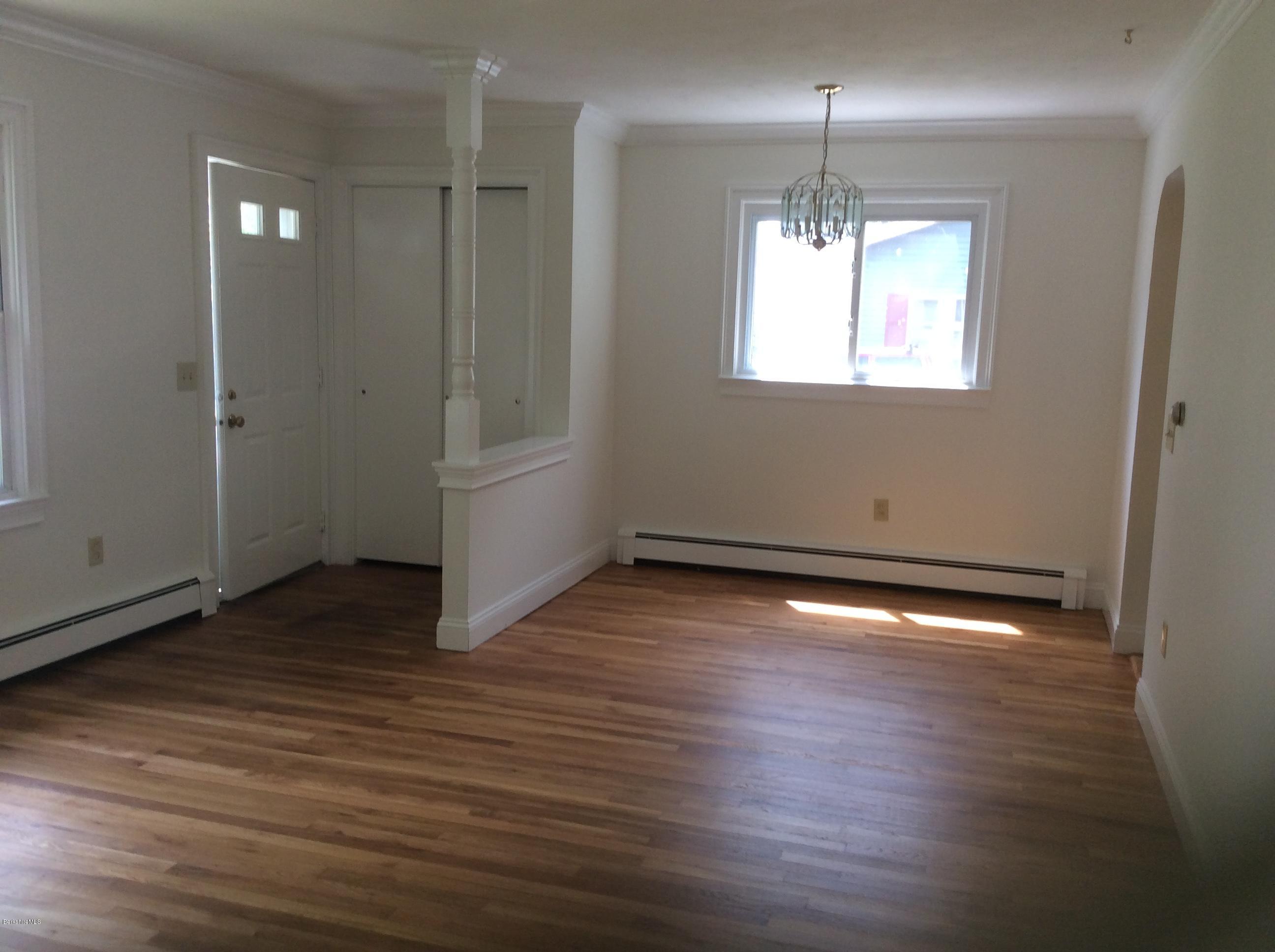 99 Bushey Road Pittsfield, MA 01201 - Photo 3 of 11 Dining