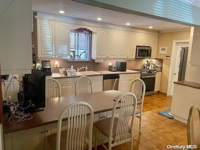 $1,248,888 | 50-18 67th Street | Maspeth