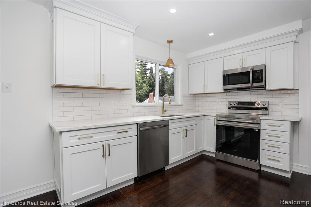 249 Ridgemont Road Grosse Pointe, MI 48236 - Photo 5 of 31