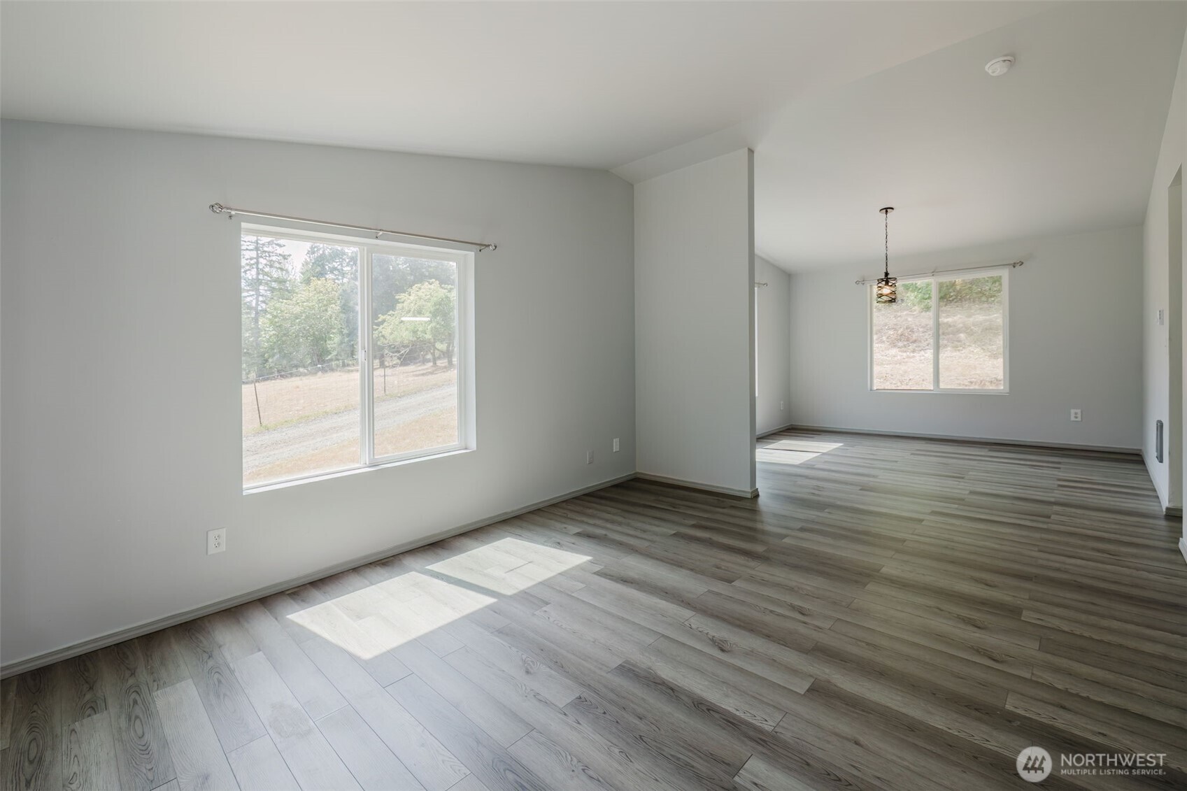5151 East Pickering Road Shelton, WA 98584 - Photo 9 of 32 Gallery Image 9
