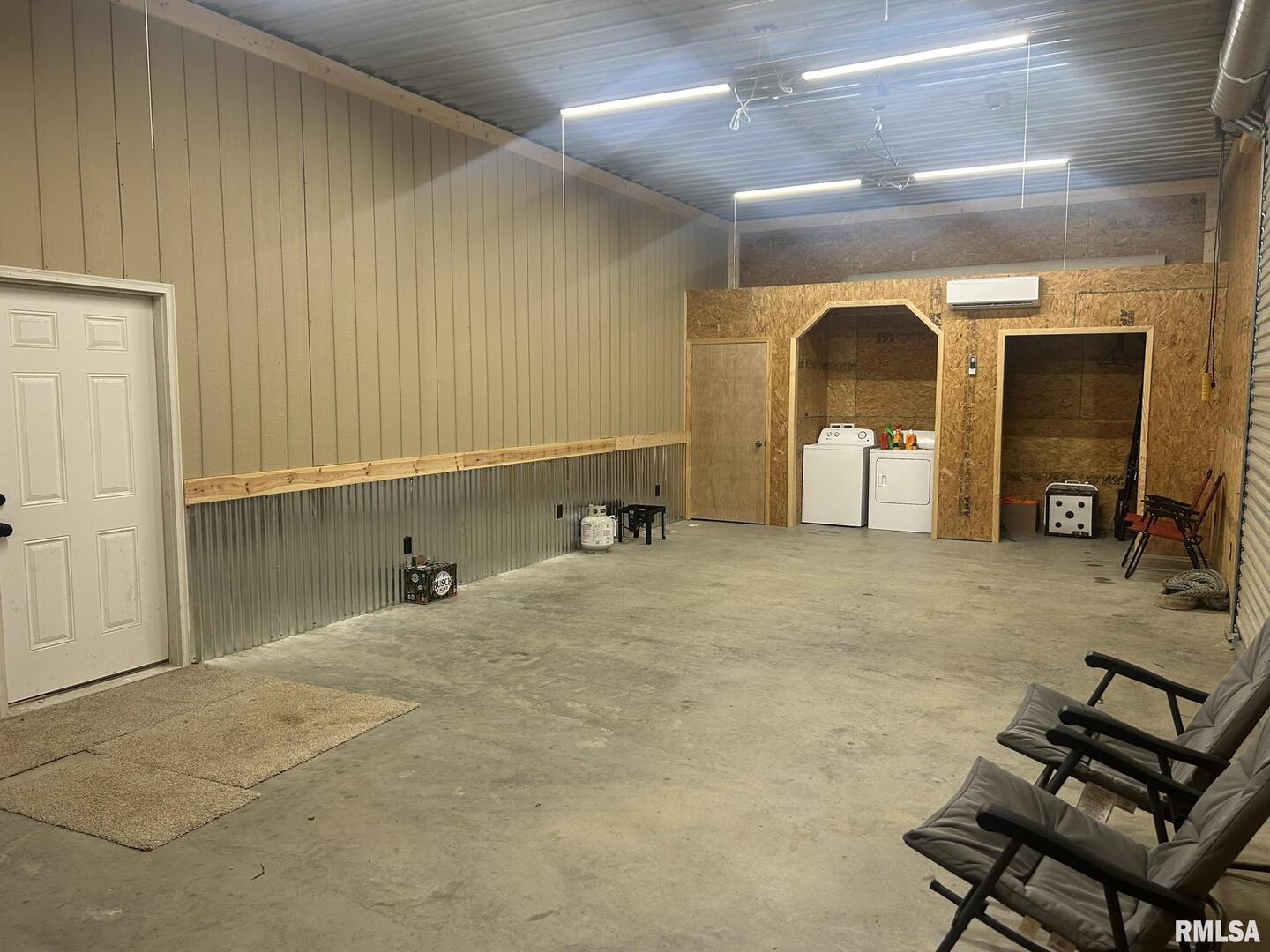 40 Presley Loop Golconda, IL 62938 - Photo 9 of 40 a room with gym equipment