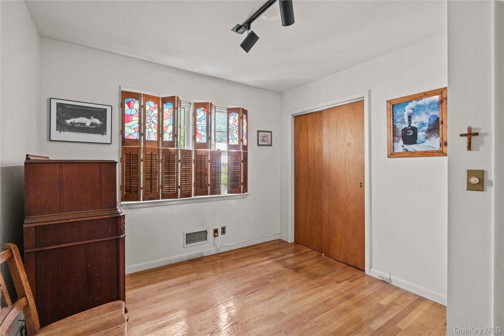 11 Dearborn Street New Rochelle, NY 10801 - Photo 23 of 30 Bedroom 2