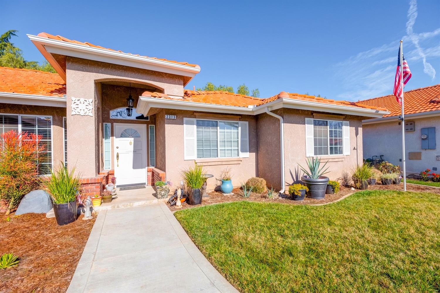 2313 Jonathan Way Madera, CA 93637 - Photo 2 of 33