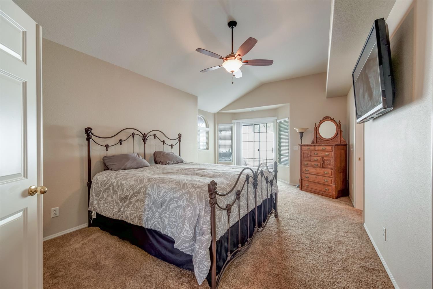 2313 Jonathan Way Madera, CA 93637 - Photo 16 of 33