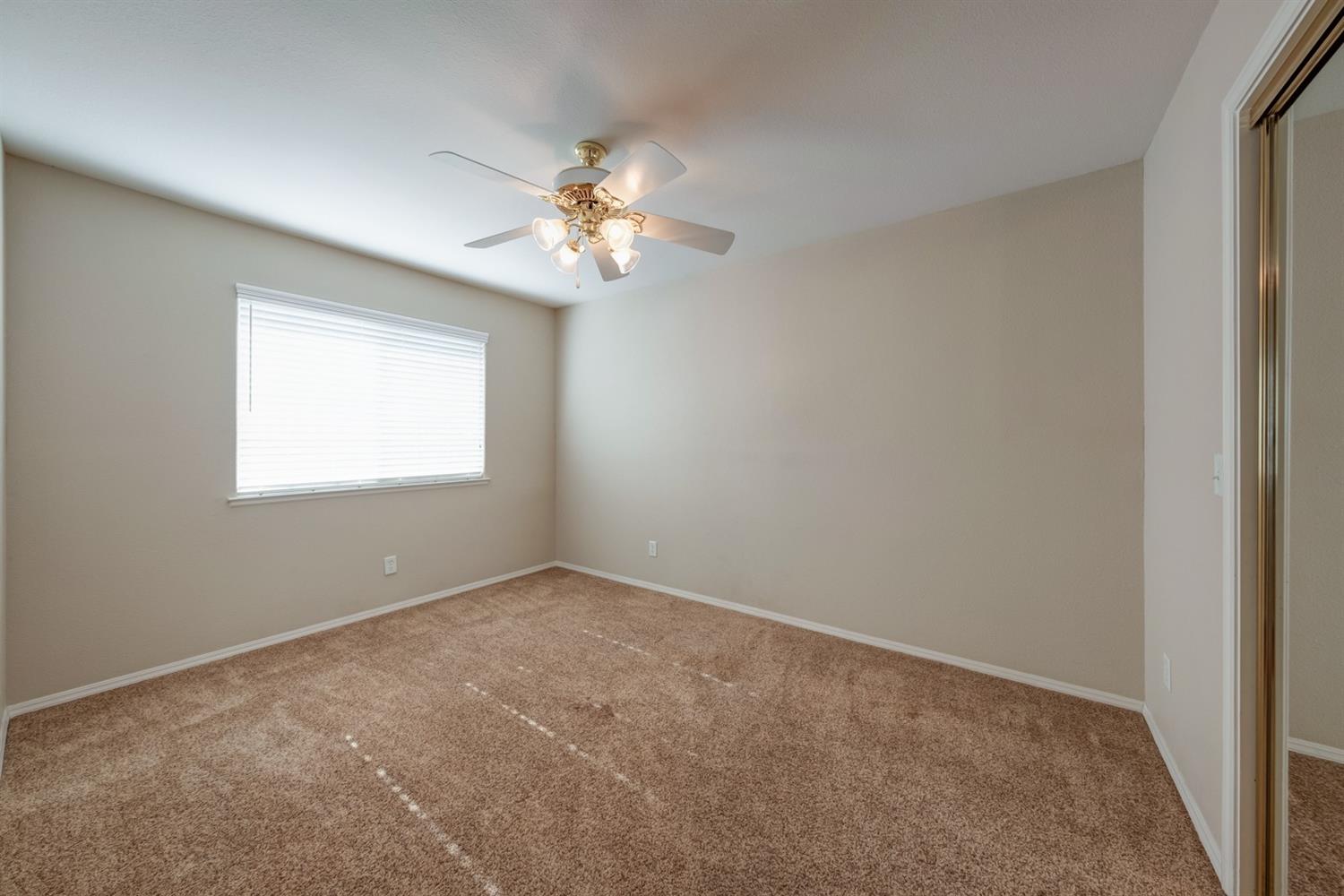 2313 Jonathan Way Madera, CA 93637 - Photo 22 of 33