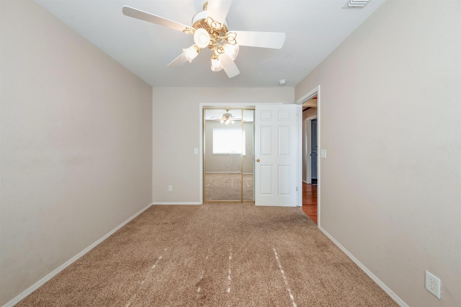 2313 Jonathan Way Madera, CA 93637 - Photo 23 of 33