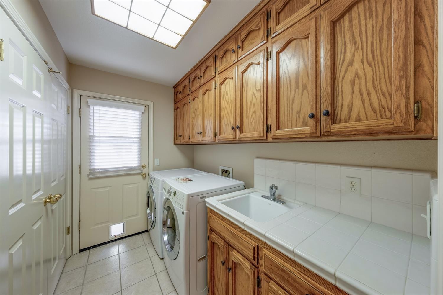 2313 Jonathan Way Madera, CA 93637 - Photo 28 of 33