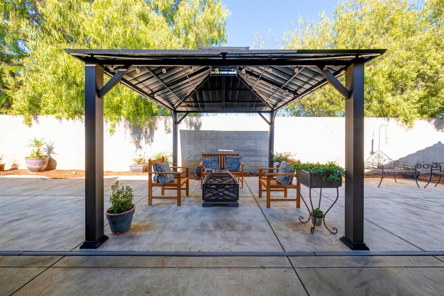 2313 Jonathan Way Madera, CA 93637 - Photo 29 of 33