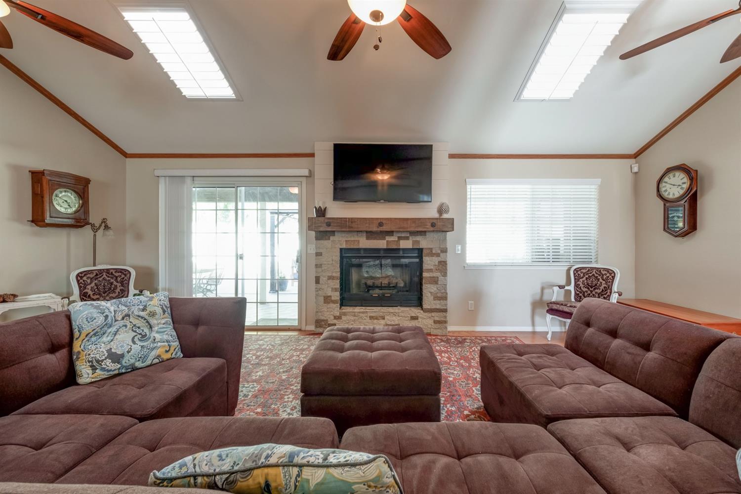 2313 Jonathan Way Madera, CA 93637 - Photo 5 of 33