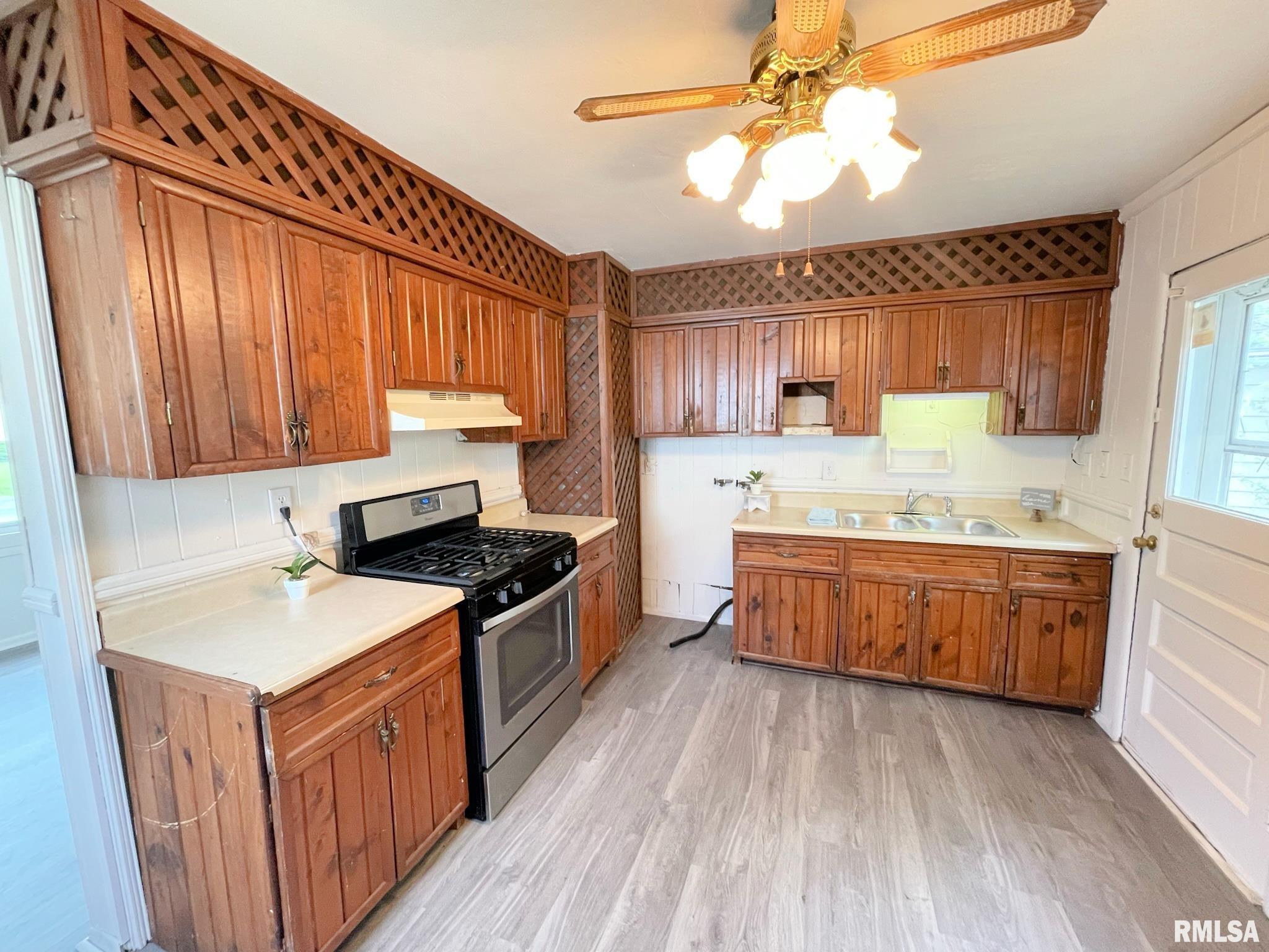 9 Hedge Drive Springfield, IL 62702 - Photo 4 of 7 Gallery Image 4