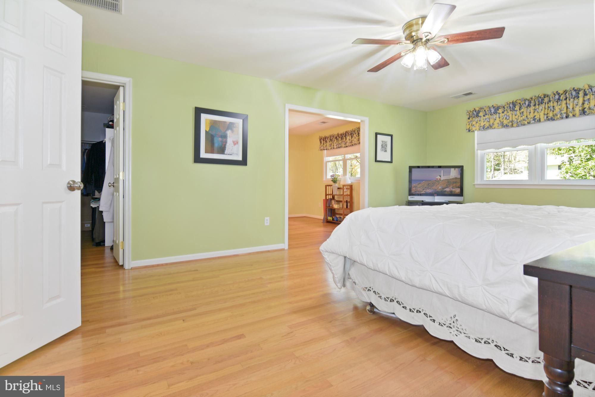 5 Emerson Road Severna Park, MD 21146 - Photo 27 of 77 Large Master Suite with Sitting Room and Bathroom