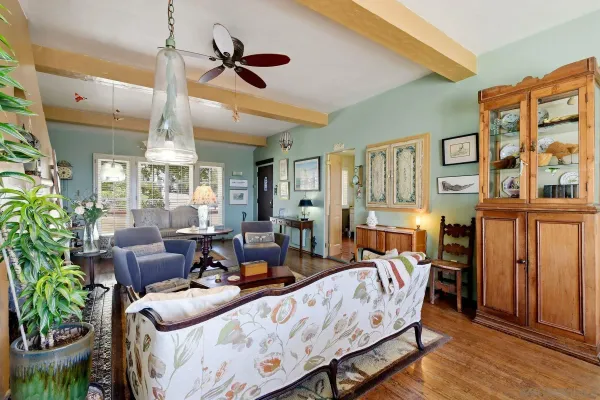 $1,699,000 | 425 South Horne Street, Oceanside, CA 92054