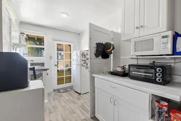 $1,699,000 | 425 South Horne Street, Oceanside, CA 92054