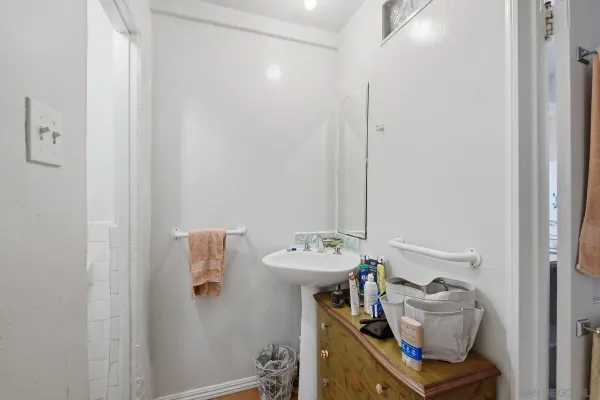 $1,699,000 | 425 South Horne Street, Oceanside, CA 92054