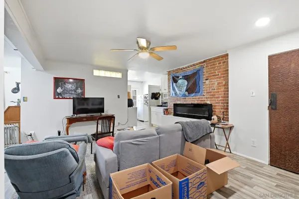 $1,699,000 | 425 South Horne Street, Oceanside, CA 92054