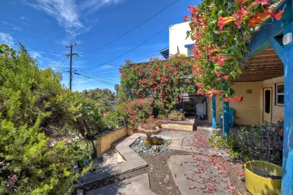 $1,699,000 | 425 South Horne Street, Oceanside, CA 92054