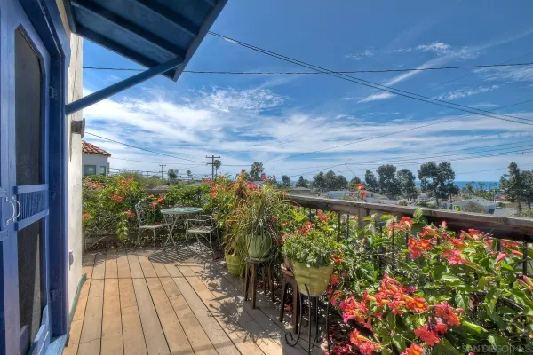 $1,699,000 | 425 South Horne Street, Oceanside, CA 92054